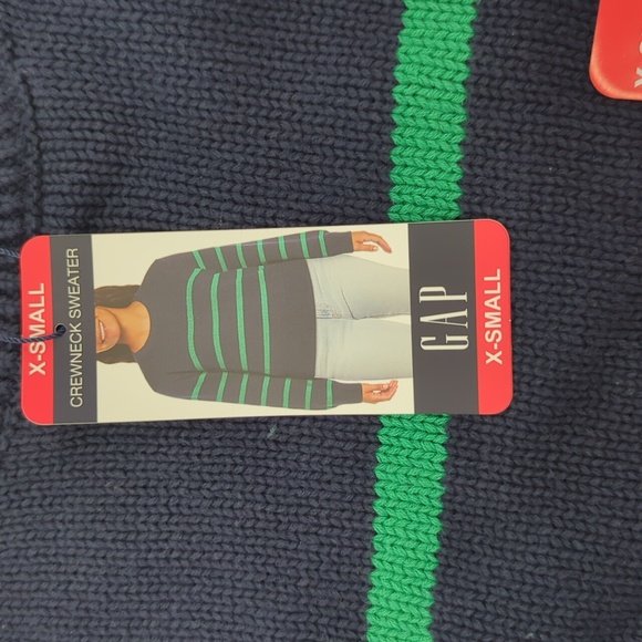 GAP Women's Navy and Green Striped Sweater - Picture 3 of 3